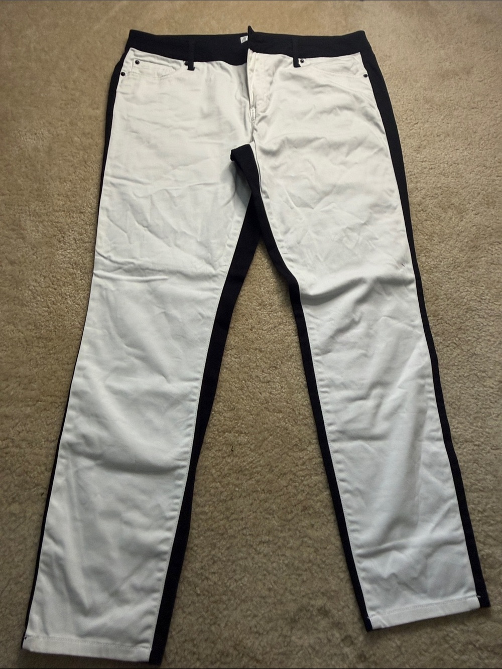 Bisou Bisou White Jeans with Black Side Panels